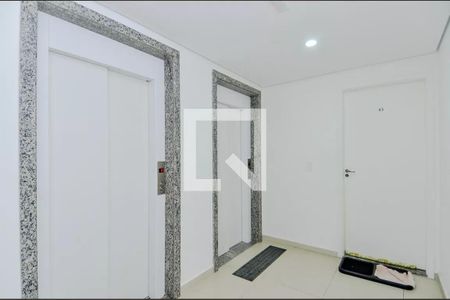 Apartamento à venda com 58m², 2 quartos e 1 vaga Apartamento à venda com 58m², 2 quartos e 1 vagaHall de entrada