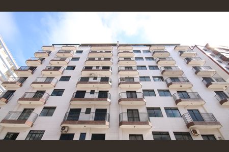 Apartamento para alugar com 90m², 2 quartos e 1 vaga Apartamento para alugar com 90m², 2 quartos e 1 vagaFachada
