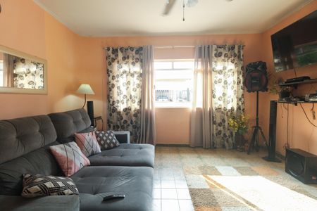 Casa à venda com 231m², 3 quartos e 4 vagas Casa à venda com 231m², 3 quartos e 4 vagasSala