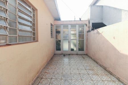 Casa à venda com 231m², 3 quartos e 4 vagas Casa à venda com 231m², 3 quartos e 4 vagasQuintal