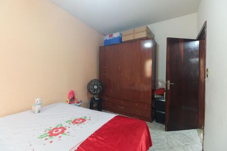 Casa à venda com 231m², 3 quartos e 4 vagas Casa à venda com 231m², 3 quartos e 4 vagasQuarto 2
