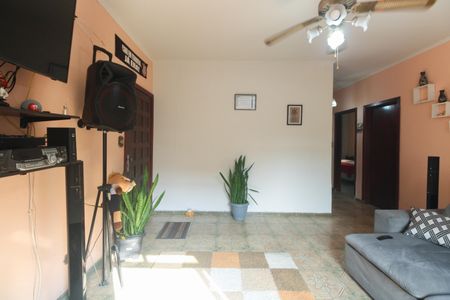 Casa à venda com 231m², 3 quartos e 4 vagas Casa à venda com 231m², 3 quartos e 4 vagasSala