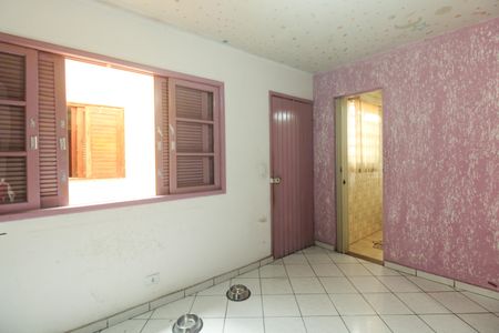 Casa à venda com 231m², 3 quartos e 4 vagas Casa à venda com 231m², 3 quartos e 4 vagasEdícula - Quarto