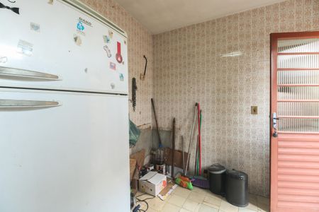 Casa à venda com 231m², 3 quartos e 4 vagas Casa à venda com 231m², 3 quartos e 4 vagasEdícula - Cozinha