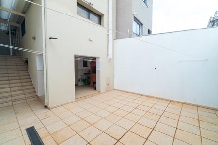 Casa à venda com 162m², 3 quartos e 2 vagas Casa à venda com 162m², 3 quartos e 2 vagasQuintal