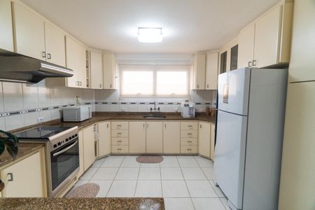 Casa à venda com 162m², 3 quartos e 2 vagas Casa à venda com 162m², 3 quartos e 2 vagasCozinha