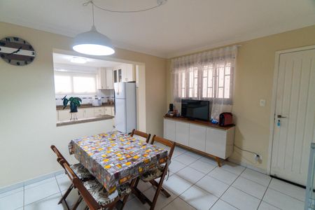 Casa à venda com 162m², 3 quartos e 2 vagas Casa à venda com 162m², 3 quartos e 2 vagasCozinha