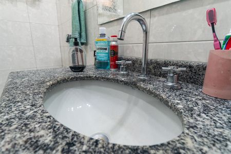 Casa à venda com 162m², 3 quartos e 2 vagas Casa à venda com 162m², 3 quartos e 2 vagasBanheiro Social