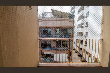 Apartamento à venda com 74m², 2 quartos e 1 vagaSala Varanda