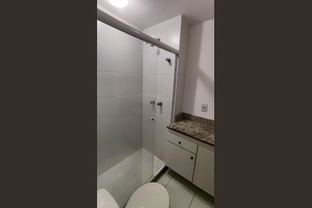 Apartamento para alugar com 70m², 3 quartos e 1 vaga Apartamento para alugar com 70m², 3 quartos e 1 vagaBanheiro da Suíte