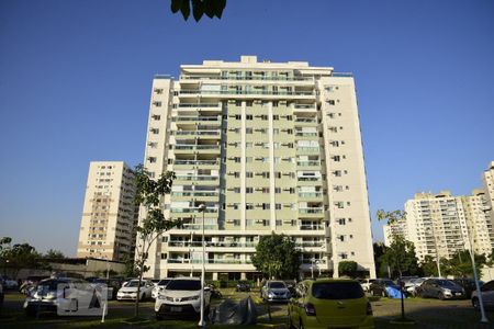 Apartamento para alugar com 70m², 3 quartos e 1 vaga Apartamento para alugar com 70m², 3 quartos e 1 vagaFachada