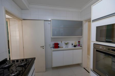 Apartamento à venda com 105m², 3 quartos e 2 vagas Apartamento à venda com 105m², 3 quartos e 2 vagasCozinha