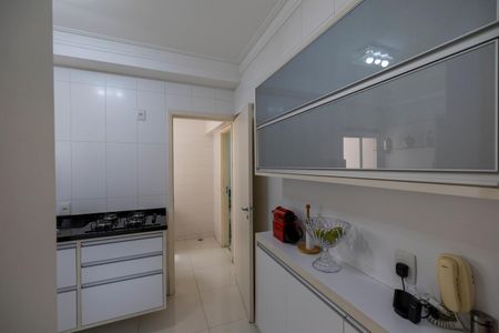 Apartamento à venda com 105m², 3 quartos e 2 vagas Apartamento à venda com 105m², 3 quartos e 2 vagasCozinha