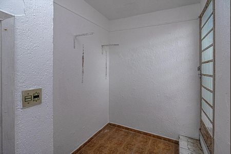 Casa à venda com 190m², 3 quartos e 2 vagasEscada