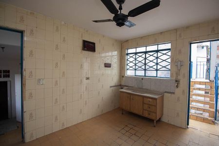 Casa à venda com 81m², 3 quartos e sem vaga Casa à venda com 81m², 3 quartos e sem vagaCozinha