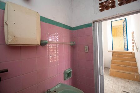 Casa à venda com 81m², 3 quartos e sem vaga Casa à venda com 81m², 3 quartos e sem vagaBanheiro