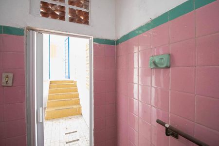 Casa à venda com 81m², 3 quartos e sem vaga Casa à venda com 81m², 3 quartos e sem vagaBanheiro