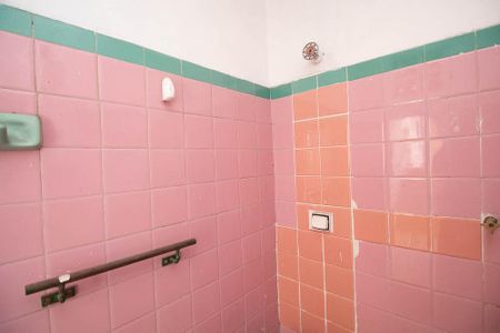 Casa à venda com 81m², 3 quartos e sem vaga Casa à venda com 81m², 3 quartos e sem vagaBanheiro