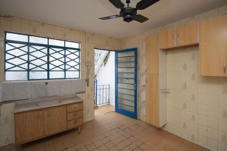 Casa à venda com 81m², 3 quartos e sem vaga Casa à venda com 81m², 3 quartos e sem vagaCozinha