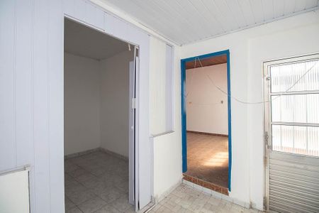 Casa à venda com 81m², 3 quartos e sem vaga Casa à venda com 81m², 3 quartos e sem vagaHall