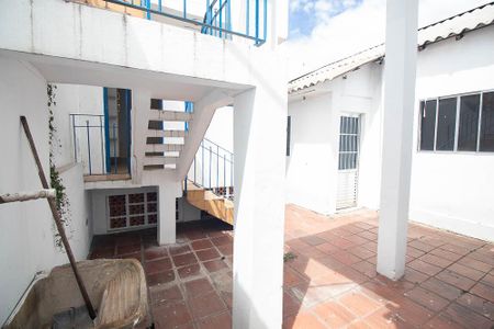 Casa à venda com 81m², 3 quartos e sem vaga Casa à venda com 81m², 3 quartos e sem vagaQuintal / Área de