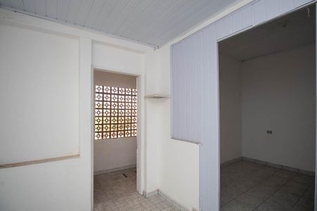 Casa à venda com 81m², 3 quartos e sem vaga Casa à venda com 81m², 3 quartos e sem vagaHall