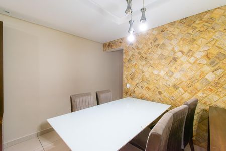 Casa à venda com 102m², 3 quartos e 2 vagasSala