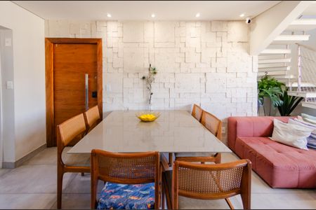 Apartamento à venda com 177m², 3 quartos e 3 vagas Apartamento à venda com 177m², 3 quartos e 3 vagasSala