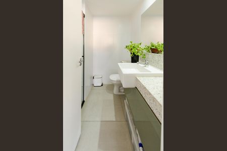 Apartamento à venda com 177m², 3 quartos e 3 vagas Apartamento à venda com 177m², 3 quartos e 3 vagasBanheiro social 2