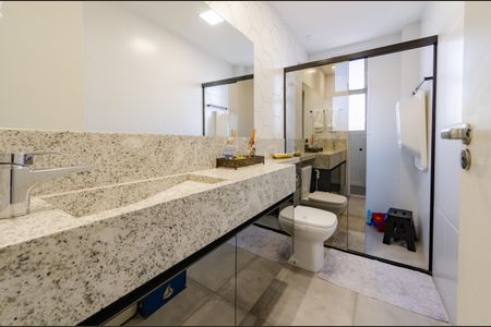 Apartamento à venda com 177m², 3 quartos e 3 vagas Apartamento à venda com 177m², 3 quartos e 3 vagasBanheiro social 1