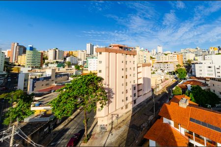 Apartamento à venda com 177m², 3 quartos e 3 vagas Apartamento à venda com 177m², 3 quartos e 3 vagasVista