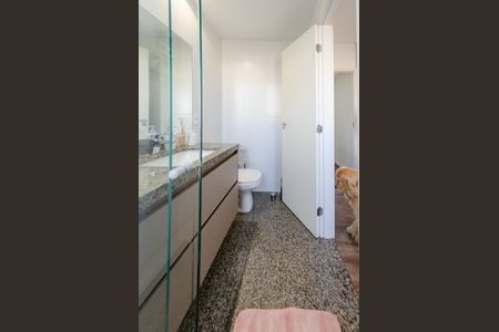 Apartamento à venda com 177m², 3 quartos e 3 vagas Apartamento à venda com 177m², 3 quartos e 3 vagasBanheiro suíte