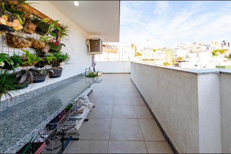 Apartamento à venda com 177m², 3 quartos e 3 vagas Apartamento à venda com 177m², 3 quartos e 3 vagasÁrea externa