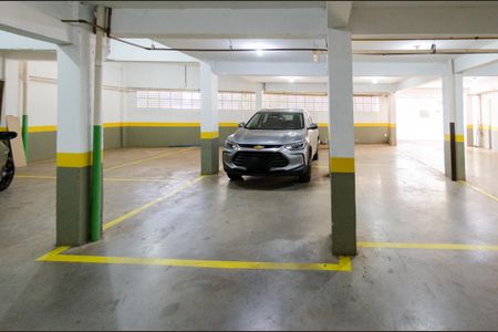 Apartamento à venda com 177m², 3 quartos e 3 vagas Apartamento à venda com 177m², 3 quartos e 3 vagasGaragem