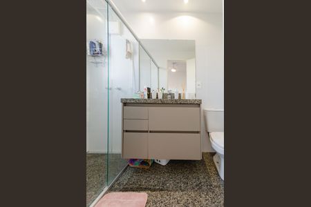 Apartamento à venda com 177m², 3 quartos e 3 vagas Apartamento à venda com 177m², 3 quartos e 3 vagasBanheiro suíte