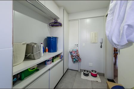 Apartamento à venda com 177m², 3 quartos e 3 vagas Apartamento à venda com 177m², 3 quartos e 3 vagasÁrea de serviço