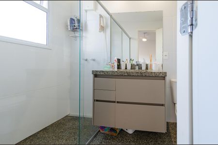 Apartamento à venda com 177m², 3 quartos e 3 vagas Apartamento à venda com 177m², 3 quartos e 3 vagasBanheiro suíte