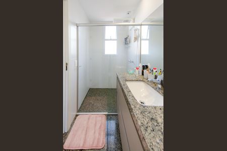 Apartamento à venda com 177m², 3 quartos e 3 vagas Apartamento à venda com 177m², 3 quartos e 3 vagasBanheiro suíte