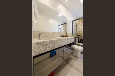 Apartamento à venda com 177m², 3 quartos e 3 vagas Apartamento à venda com 177m², 3 quartos e 3 vagasBanheiro social 1