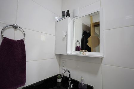 Apartamento à venda com 80m², 2 quartos e 2 vagas Apartamento à venda com 80m², 2 quartos e 2 vagasBanheiro da Suíte