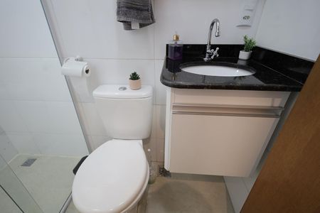 Apartamento à venda com 80m², 2 quartos e 2 vagas Apartamento à venda com 80m², 2 quartos e 2 vagasBanheiro