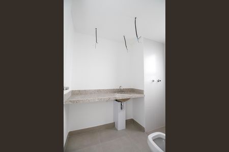 Apartamento à venda com 77m², 2 quartos e 1 vaga Apartamento à venda com 77m², 2 quartos e 1 vagaBanheiro da Suíte 2