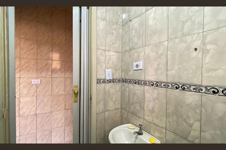 Casa à venda com 250m², 4 quartos e 2 vagasBanheiro Social