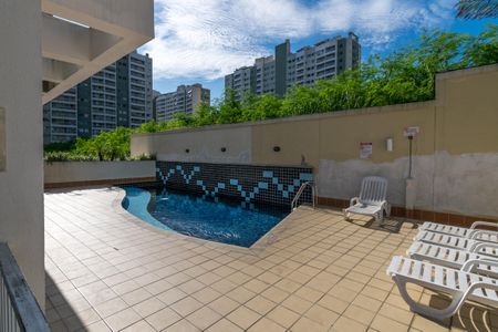 Apartamento à venda com 52m², 2 quartos e sem vagaÁrea comum - Piscina