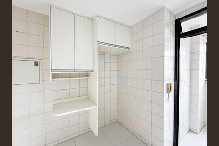 Apartamento para alugar com 59m², 2 quartos e 2 vagas Apartamento para alugar com 59m², 2 quartos e 2 vagasCozinha