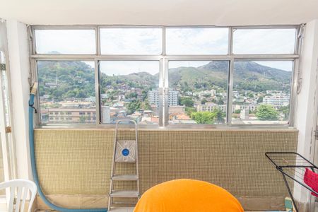 Apartamento para alugar com 240m², 4 quartos e 2 vagas Apartamento para alugar com 240m², 4 quartos e 2 vagasTerraço