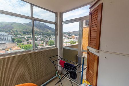 Apartamento para alugar com 240m², 4 quartos e 2 vagas Apartamento para alugar com 240m², 4 quartos e 2 vagasTerraço