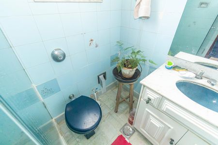 Apartamento para alugar com 240m², 4 quartos e 2 vagas Apartamento para alugar com 240m², 4 quartos e 2 vagasBanheiro da Suíte 1