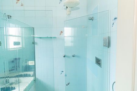 Apartamento para alugar com 240m², 4 quartos e 2 vagas Apartamento para alugar com 240m², 4 quartos e 2 vagasBanheiro da Suíte 2