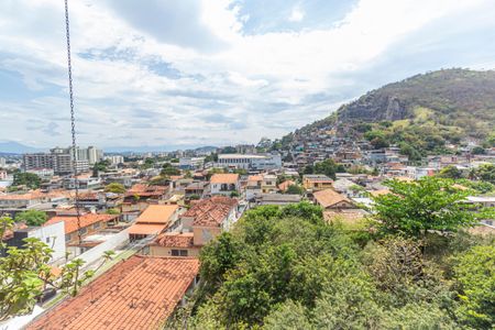 Apartamento para alugar com 240m², 4 quartos e 2 vagas Apartamento para alugar com 240m², 4 quartos e 2 vagasVaranda